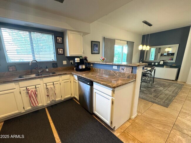 Building Photo - 8833 S 51st St