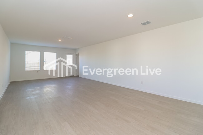 Building Photo - 200 Sycamore Pl