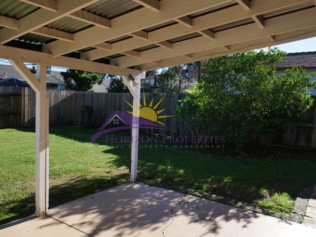 Building Photo - Unique 3 Bed 1.5 Bath 1,173 Sq. Ft. South Sacramento Home in Freeport Village