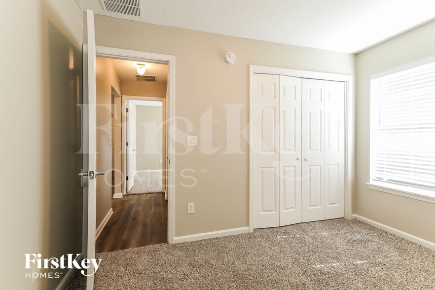 Building Photo - 9146 Jennifer Ln