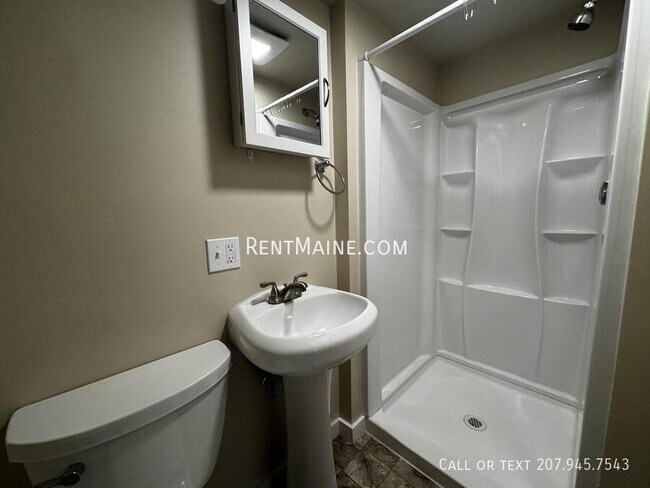 Building Photo - 7 Bennett Ave