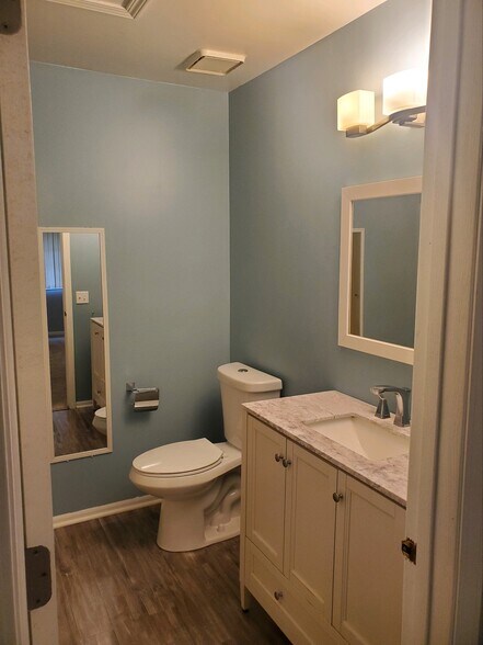 Building Photo - 340 Woodridge Cir