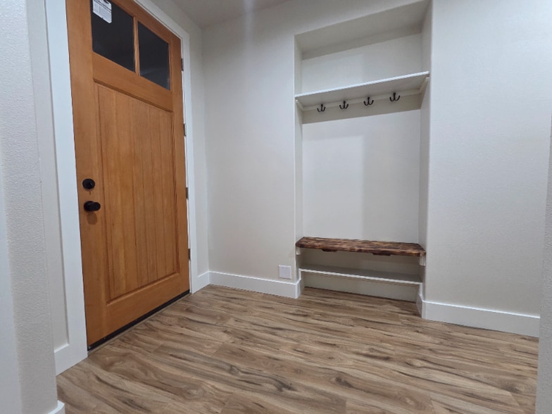 Building Photo - 27908 U St