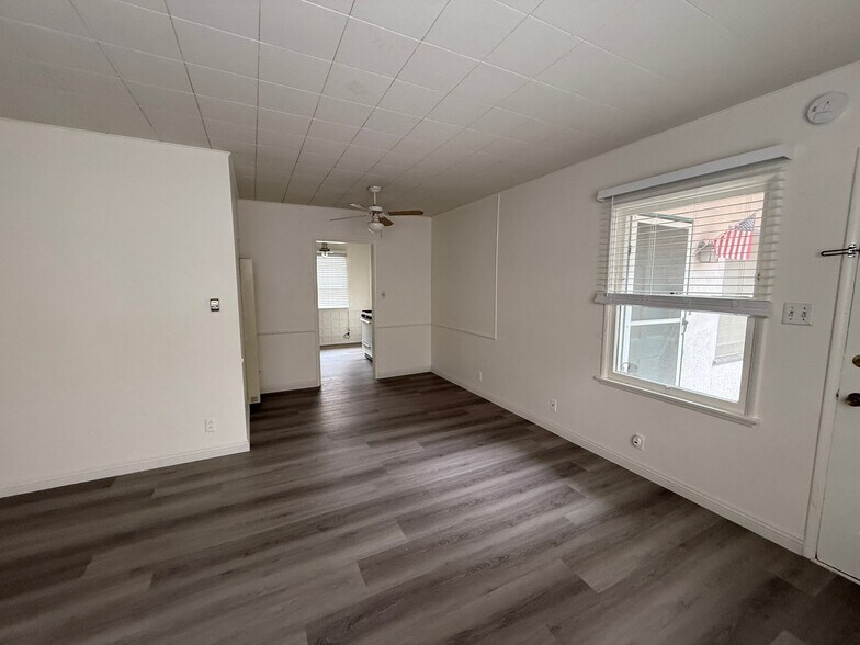 Building Photo - 3646 Vinton Ave