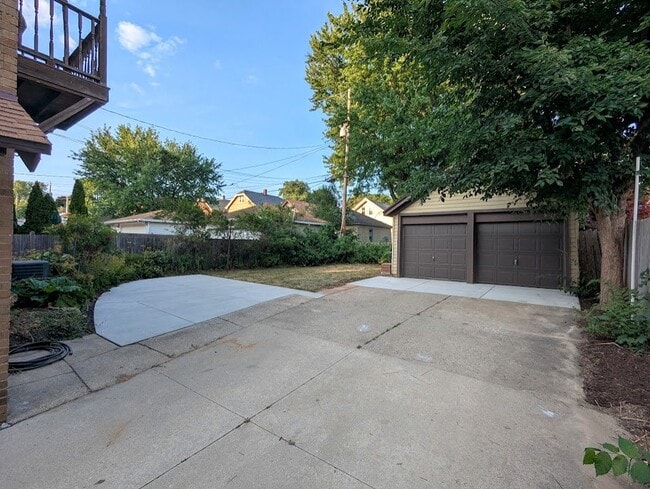 Building Photo - 2346 N 68th St