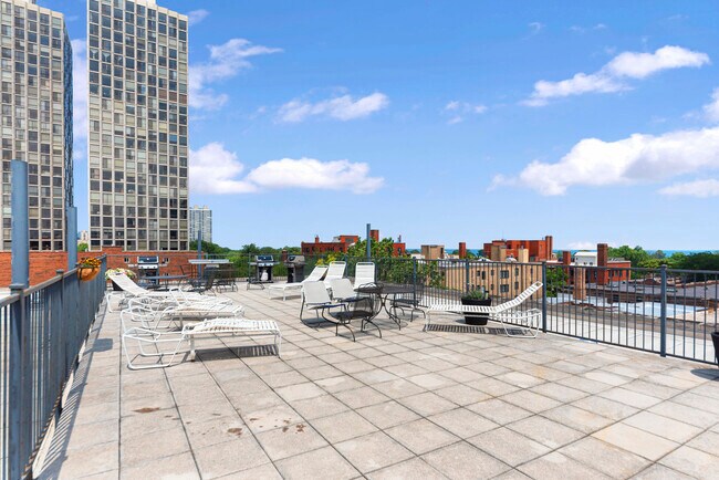 Building Photo - 2300 N Commonwealth Ave