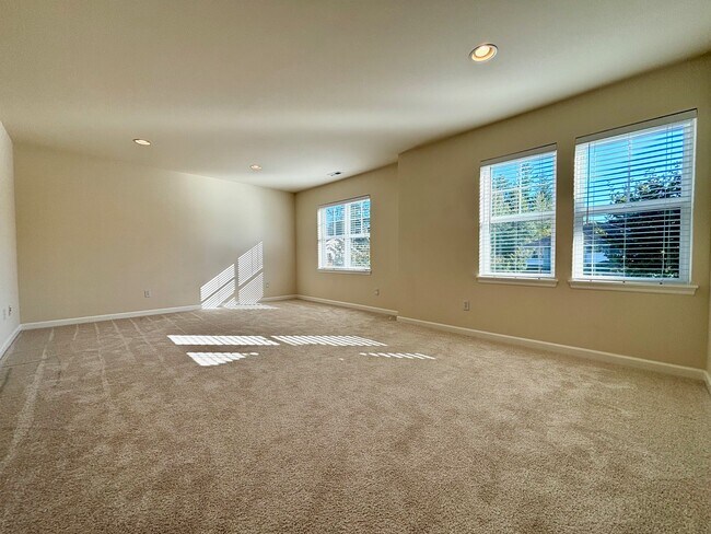 Building Photo - 3621 156th Pl SE