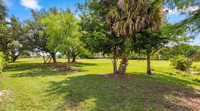 Building Photo - 2920 Twin Oaks Way