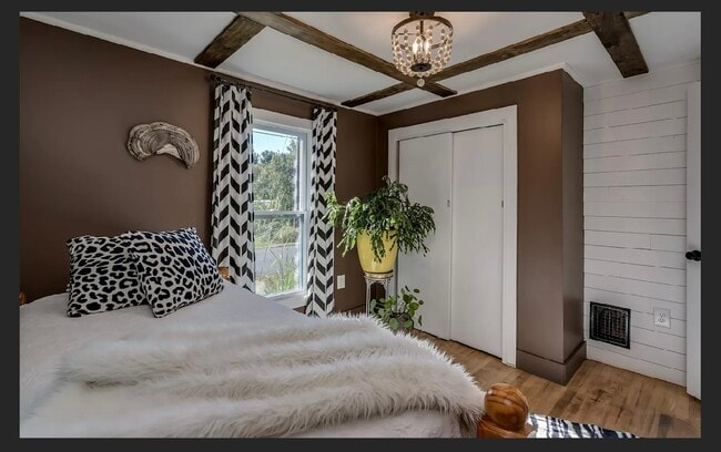 Building Photo - 14047 Military Rd