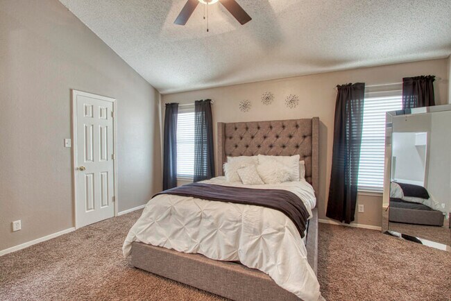 Building Photo - 12561 Paseo Alegre Dr