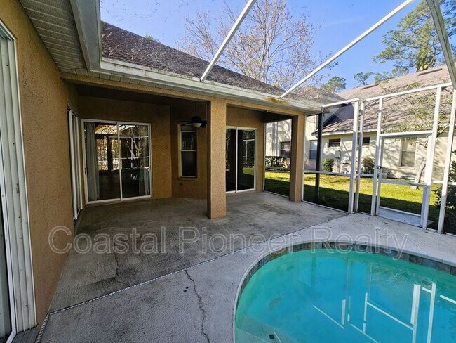 Building Photo - 10441 Greendale Dr