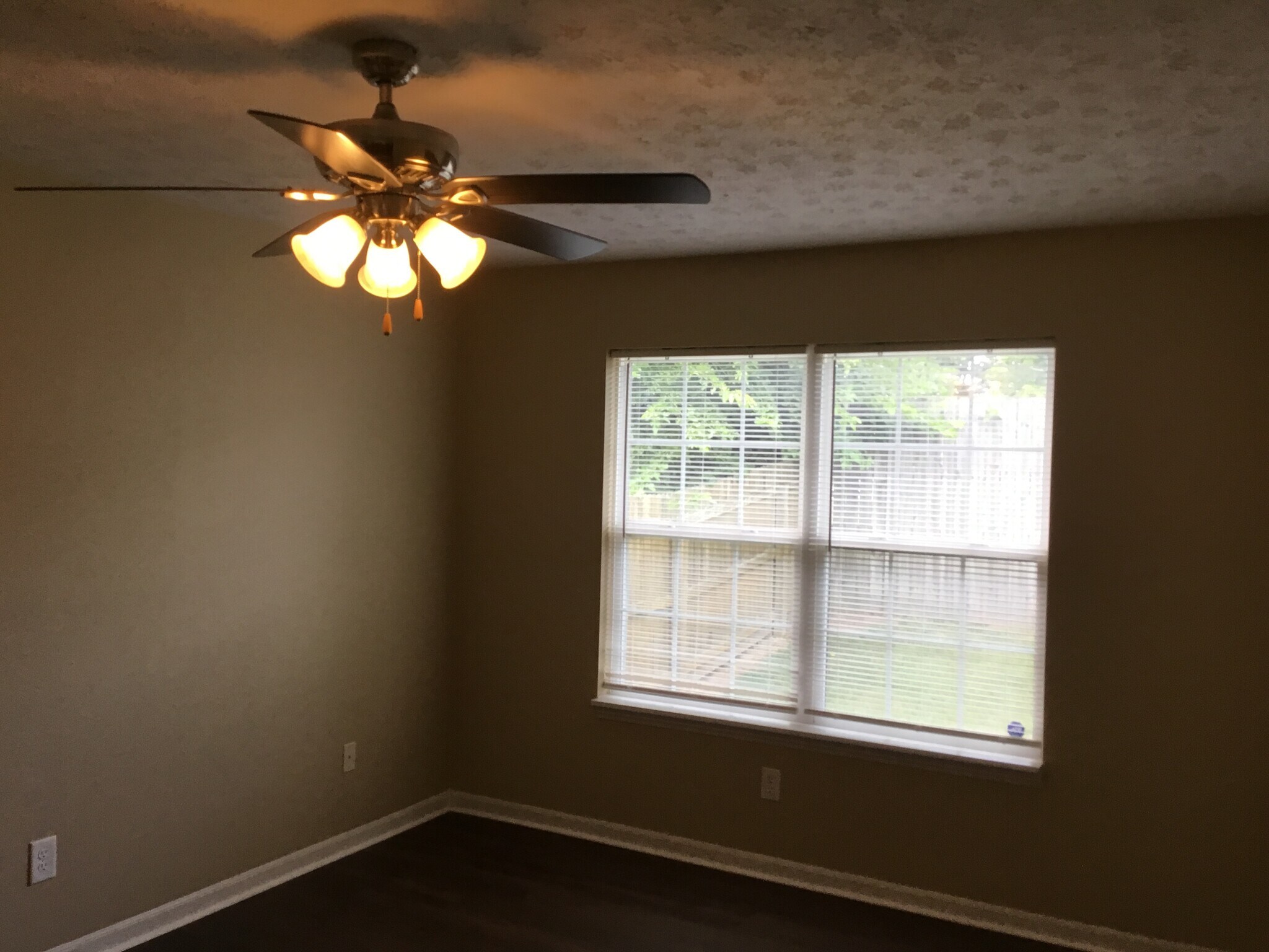 Building Photo - 2040 Theodore Dr