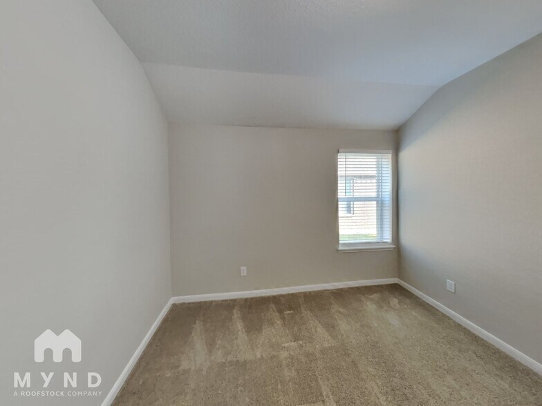 Building Photo - 4605 Elderberry St