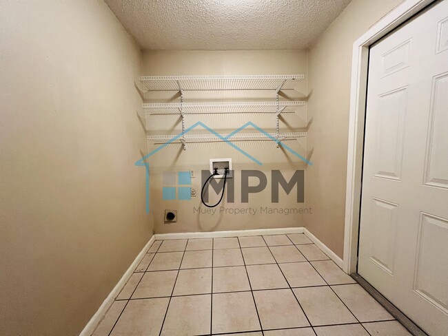 Building Photo - 128 Davis Ln