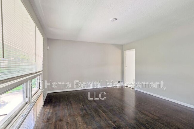 Building Photo - 5336 Appleton Ave