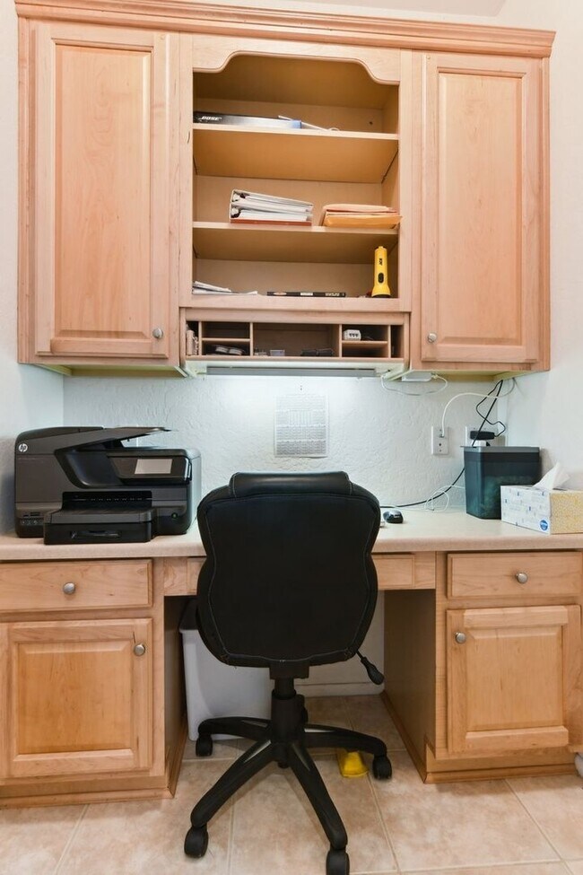 Building Photo - Charming 2BR House in Surprise