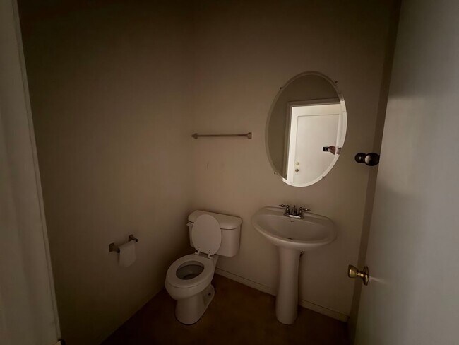 Building Photo - Beautiful Home for Rent in Phoenix! **NEW CARPET**