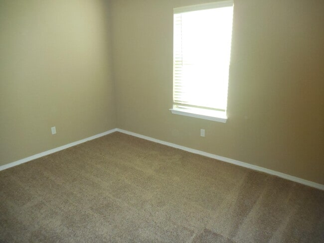 Building Photo - 7312 Glacier Dr
