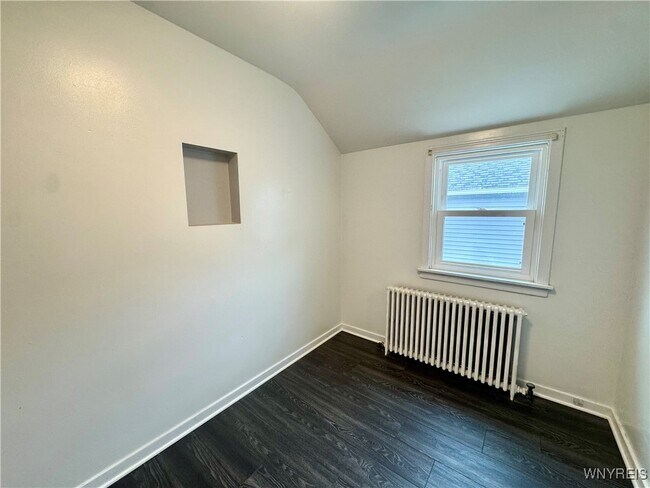 Building Photo - 268 Callodine Ave