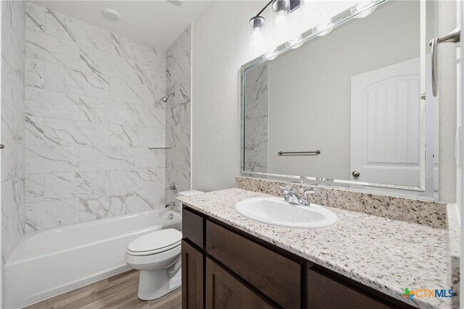 Building Photo - 117 Leon Ln