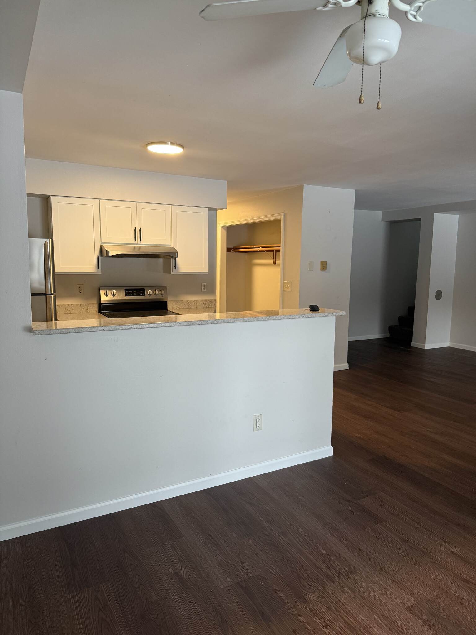 Building Photo - 261 Main St