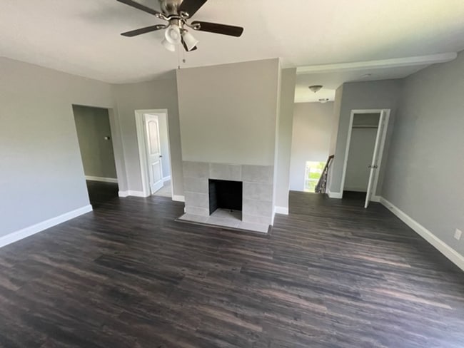 Building Photo - 1000 W Gandy St