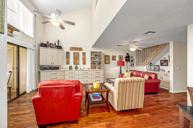 Building Photo - 3120 River Villa Way