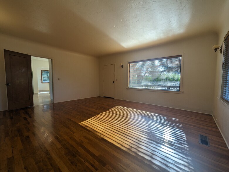 Building Photo - 4153 Bolsa Rd