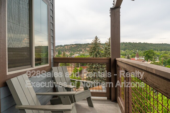 Building Photo - 207 S Beaver St