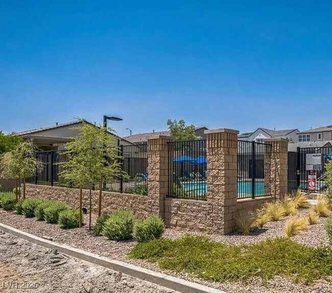 Building Photo - 9031 Coastal Oaks St