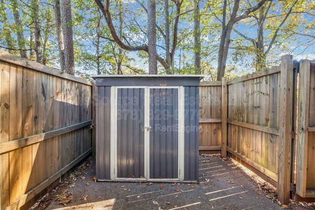 Building Photo - 2020 Whitfield St