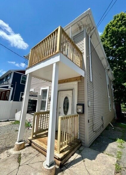 Building Photo - 42 Haverford St