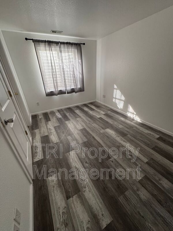 Building Photo - 2027 Birch Ave