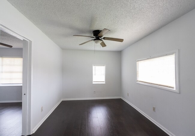 Building Photo - 629 13th Ave N