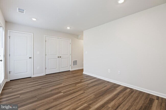 Building Photo - 105 Milburn Dr