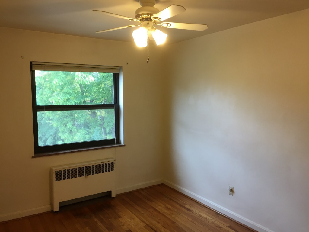 Building Photo - 2440 Losantiville Ave