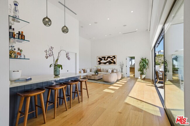 Building Photo - 8242 Hillside Ave