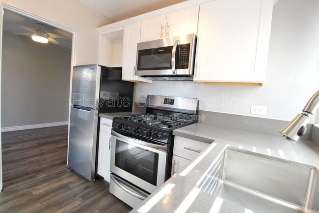 Building Photo - 4687 Hamilton St