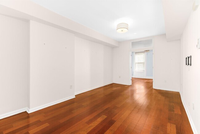 Building Photo - 228 Jefferson St