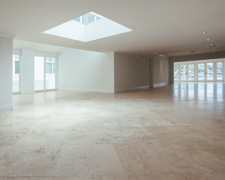 Building Photo - 72 S Hibiscus Dr