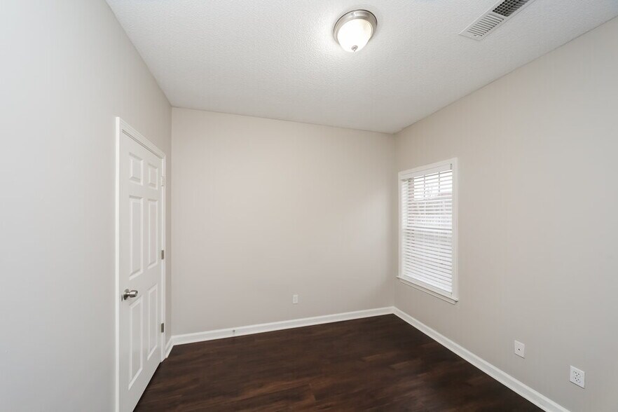 Building Photo - 2609 Wood Sage Dr