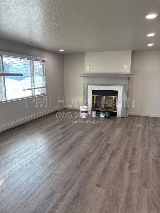 Building Photo - 245 Abrams Way