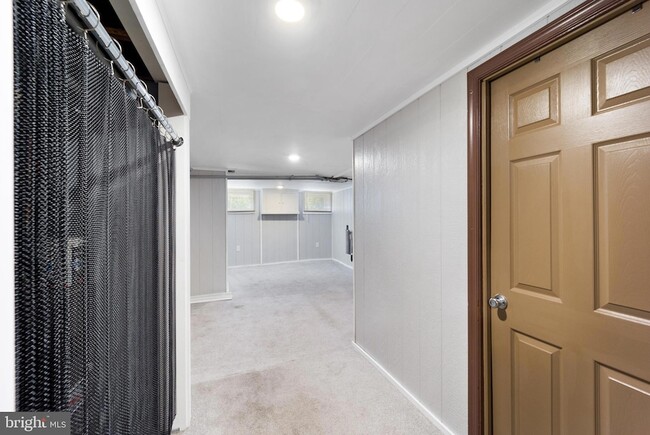 Building Photo - 1011 Clifton Ave