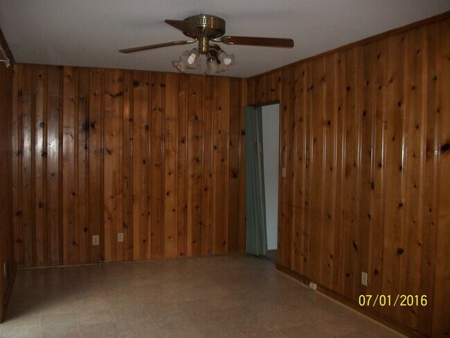 Building Photo - 2851 Wells Dr