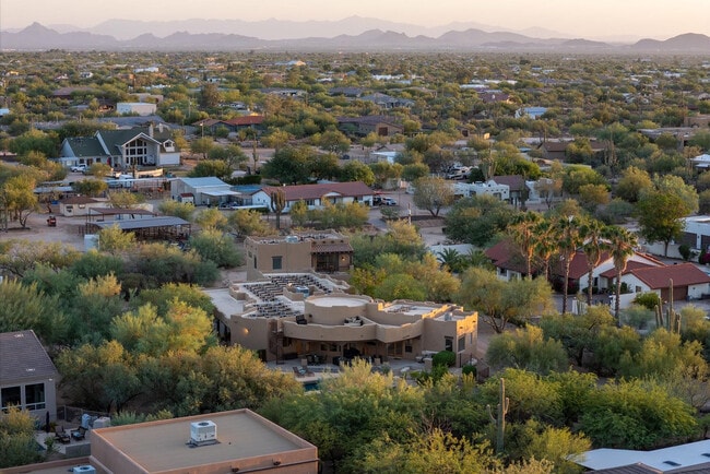 Building Photo - 6708 E Calle de Las Estrellas Rd