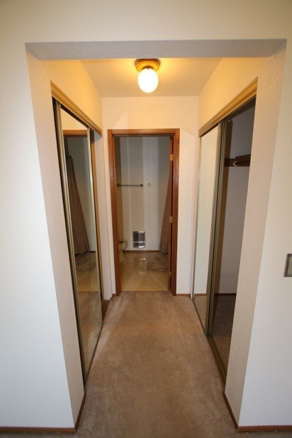 Building Photo - 2 Bedroom Condo on a Lake!