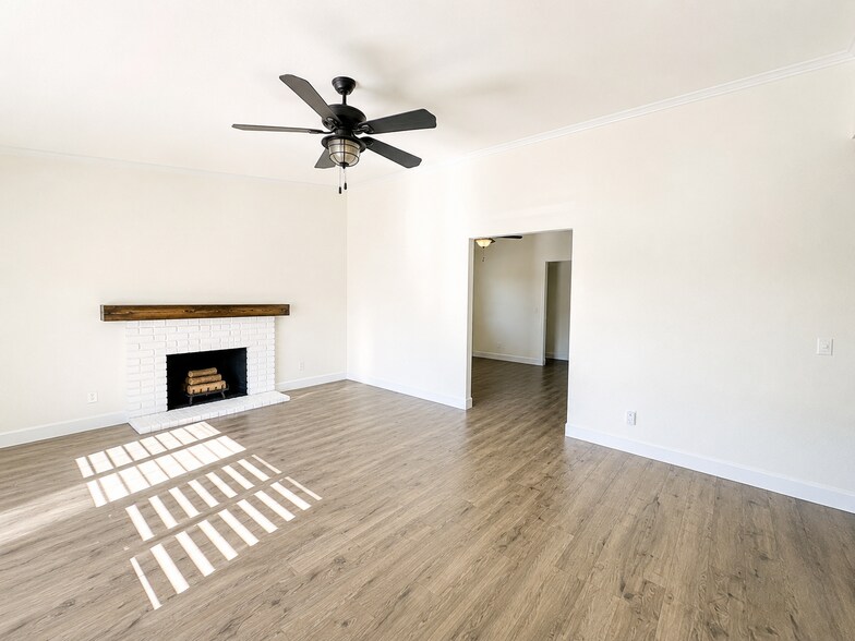 Building Photo - 30020 Santa Cecilia Dr