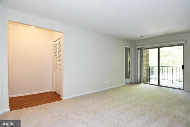 Building Photo - 3302 Woodburn Village Dr