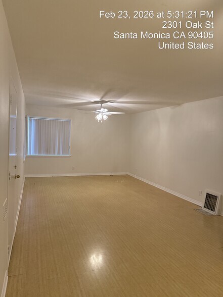 Building Photo - 2301 Oak St