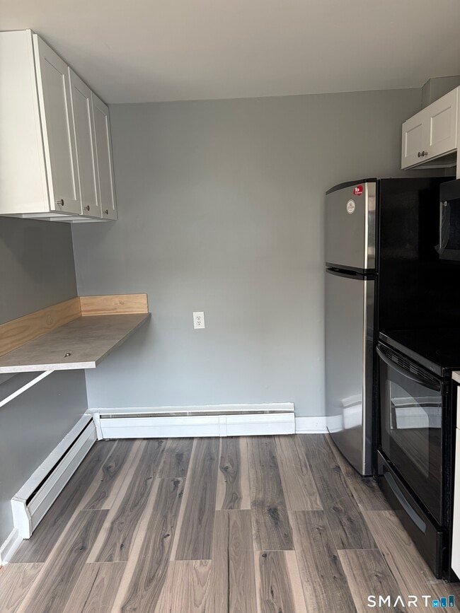 Building Photo - 28 Cross St